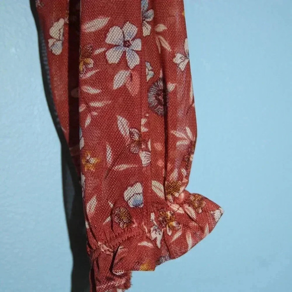 Almost Famous Floral Blouse Top Multicolor Sized Medium - Picture 6 of 15